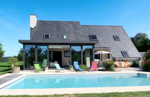 Cast House | Stunning private villa for 6 guests with WIFI, private pool, TV, terrace and panoramic view