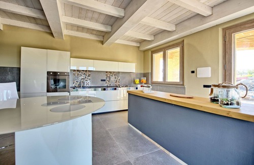 Peccioli Villa | Stunning private villa for 12 guests with A/C, private pool, WIFI, TV, patio and panoramic view