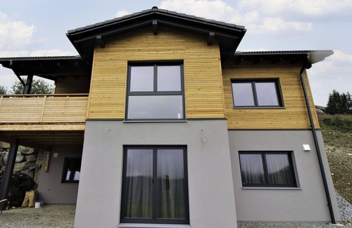 Wolfsberg House | Stunning private villa for 6 guests with WIFI, TV and terrace