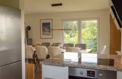Loffingen House | Stunning private villa for 9 people with WIFI, TV, terrace, pets allowed and panoramic view