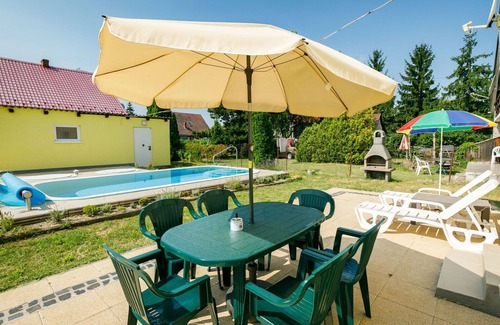 Balatonmariafurdo House | Stunning private villa for 8 people with WIFI, private pool, TV and terrace