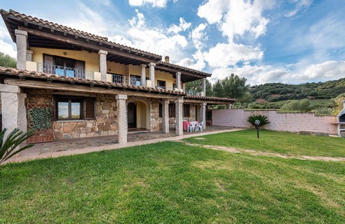 Siniscola House | Stunning private villa for 8 people with TV, terrace and parking