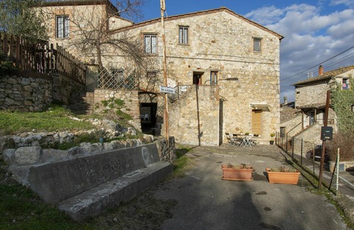 Sovicille House | Stunning private villa for 6 people with WIFI, TV, terrace, pets allowed and panoramic view