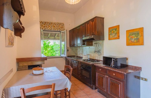 Tortoreto House | Stunning private villa for 10 guests with private pool, WIFI, TV, terrace, pets allowed and park.