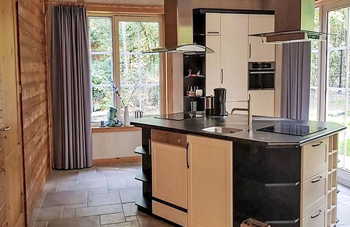 Bosgebied Hoenderloo House | Stunning private villa for 14 people with pool, WIFI, TV, terrace and parking