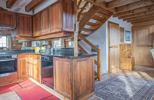 Chamoson House | Stunning private villa for 6 guests with WIFI, TV and terrace
