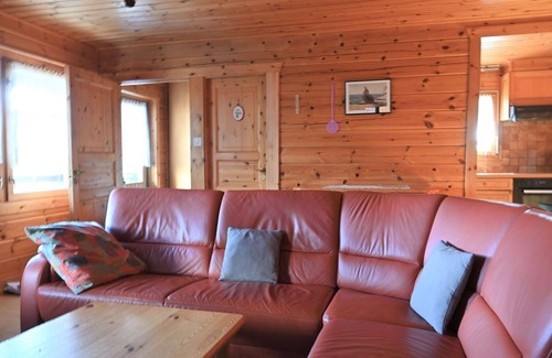 Chamoson House | Stunning private villa for 5 people with WIFI, TV and balcony