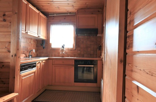 Chamoson House | Stunning private villa for 5 people with WIFI, TV and balcony