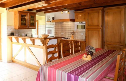 Ploulech House | Stunning private villa for 6 people with WIFI, TV, terrace, pets allowed and parking