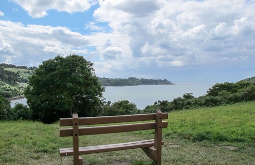 Ploulech House | Stunning private villa for 6 people with WIFI, TV, terrace, pets allowed and parking