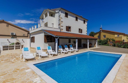 Jadreski House | Stunning private villa for 6 people with private pool, WIFI, A/C, TV, terrace and pets allowed