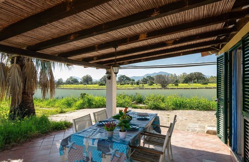 Muravera House | Stunning private villa with WIFI, A/C, TV, patio, pets allowed, panoramic view and parking