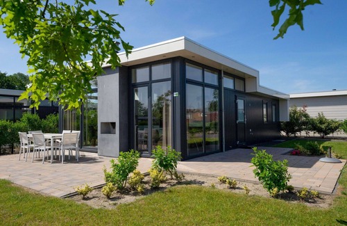 Nunspeet House | Stunning private villa for 6 guests with WIFI, pool, TV, terrace and parking