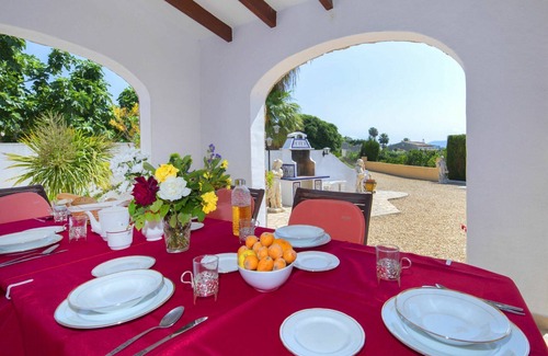 Fustera House | Stunning private villa for 8 people with WIFI, hot tub, private pool, A/C, TV and patio