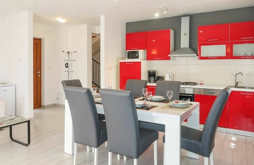 Sumber House | Stunning private villa for 6 people with WIFI, A/C, private pool, TV and terrace