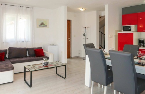 Sumber House | Stunning private villa for 6 people with WIFI, A/C, private pool, TV and terrace