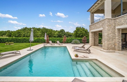 Matohanci House | Stunning private villa for 8 guests with private pool, A/C, WIFI, TV and terrace