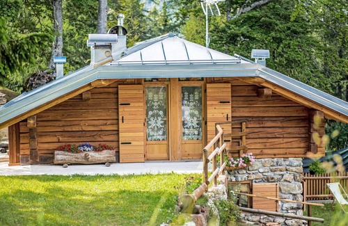 Borgo Valsugana House | Stunning private villa for 6 guests with WIFI, TV, patio, pets allowed and panoramic view