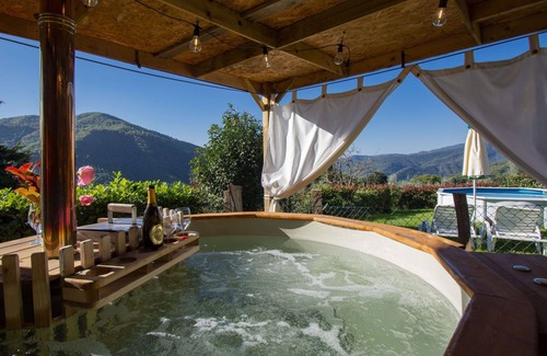 Dicomano House | Stunning private villa for 5 people with private pool, WIFI, hot tub, TV, patio and pets allowed