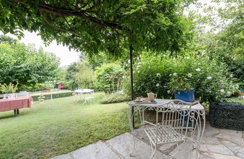 Moncalieri House | Stunning private villa for 12 guests with WIFI, private pool, A/C, TV and patio