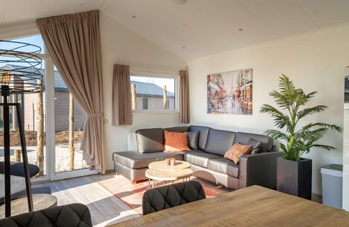 Linden House | Stunning private villa for 4 guests with WIFI, TV and terrace