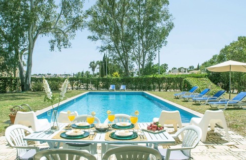Penina House | Stunning private villa for 6 guests with A/C, private pool, WIFI, TV, terrace and parking