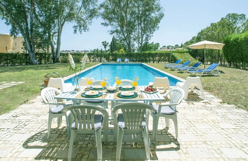 Penina House | Stunning private villa for 6 guests with A/C, private pool, WIFI, TV, terrace and parking