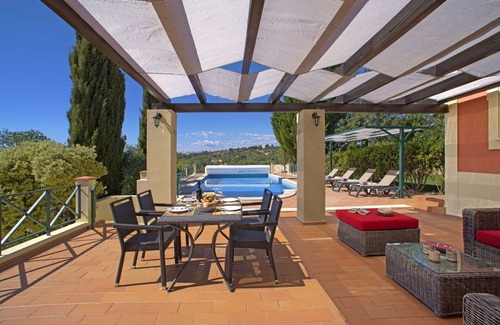 Sao Clemente House | Stunning private villa for 6 guests with private pool, A/C, WIFI, TV, patio and parking