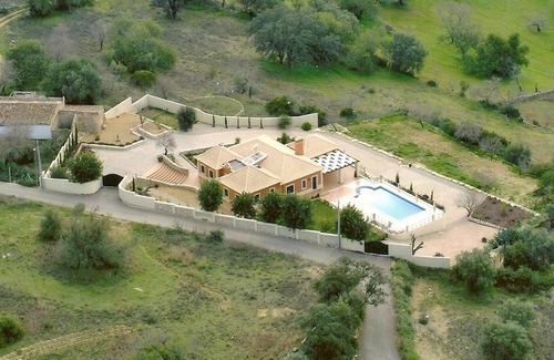 Sao Clemente House | Stunning private villa for 6 guests with private pool, A/C, WIFI, TV, patio and parking