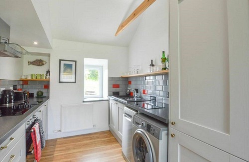 Slate Islands House | Stunning private villa for 4 people with WIFI, TV and pets allowed