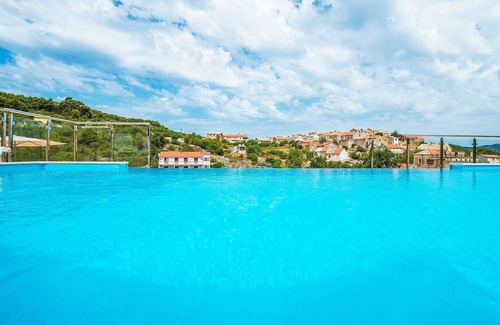 Komoseva House | Stunning private villa for 6 people with WIFI, private pool, A/C, TV, terrace and parking