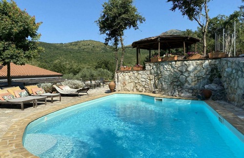 Itri Villa | Stunning private villa for 8 guests with WIFI, private pool, TV, patio, pets allowed and parking
