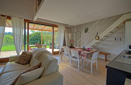 Siena Villa | Stunning private villa for 2 people with WIFI, A/C, TV, patio and panoramic view