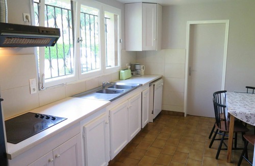 Uza Villa | Stunning private villa for 10 guests with WIFI, TV, terrace and pets allowed