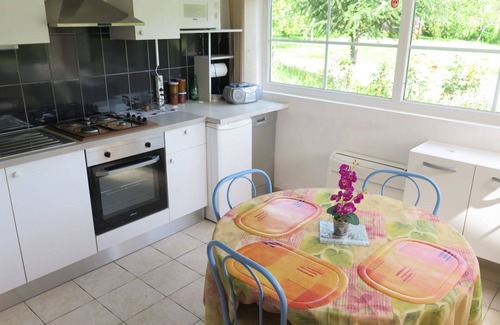 Lascaux Villa | Stunning private villa for 4 guests with TV, terrace, pets allowed and panoramic view