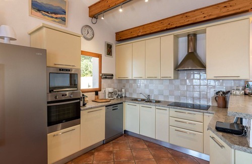 Canari House | Stunning private villa with A/C, private pool, WIFI, TV, patio, pets allowed and parking