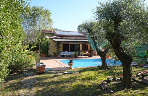 Ameglia Villa | Stunning private villa with private pool, WIFI, A/C, TV, veranda, pets allowed, close to La Spezia