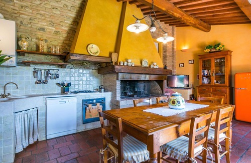 Certaldo House | Stunning private villa with WIFI, private pool, TV, terrace and pets allowed, close to San Gimig.