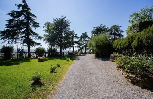 Camucia Villa | Stunning private villa for 8 guests with private pool, WIFI, A/C, TV, terrace and panoramic view