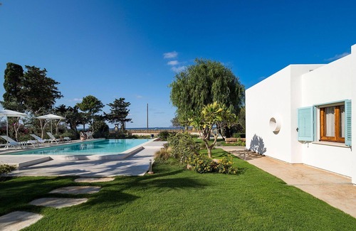 Nubia Villa | Stunning private villa for 14 people with WIFI, A/C, private pool, TV, patio and panoramic view