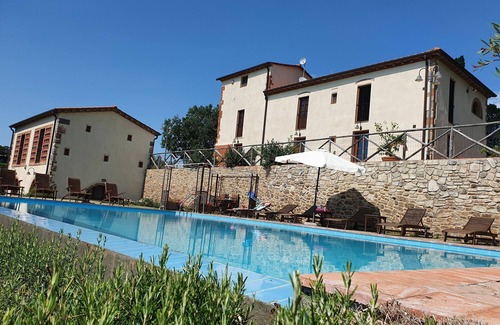 Palaia Villa | Stunning private villa for 12 guests with A/C, WIFI, private pool, TV, patio and panoramic view