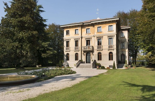 Saonara Villa | Stunning private villa for 17 people with A/C, WIFI, TV and terrace, close to Padua
