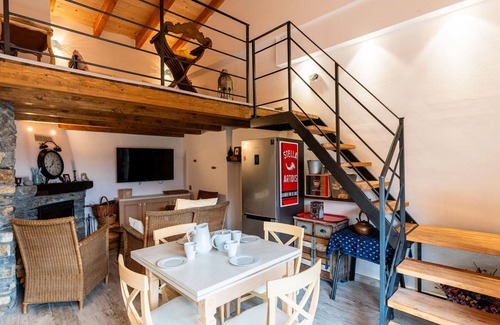 Realdo House | Stunning private villa with A/C, WIFI, balcony, pets allowed, panoramic view and parking