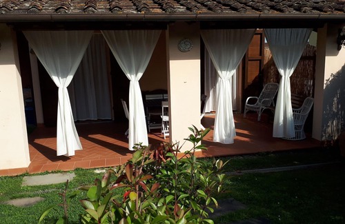 Cascine-La Croce Villa | Stunning private villa with WIFI, private pool, A/C, veranda and pets allowed, close to Lucca