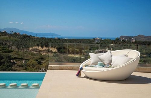 Stalos Villa | Stunning property with daily cleaning, sauna, gym, fire pit by etouri