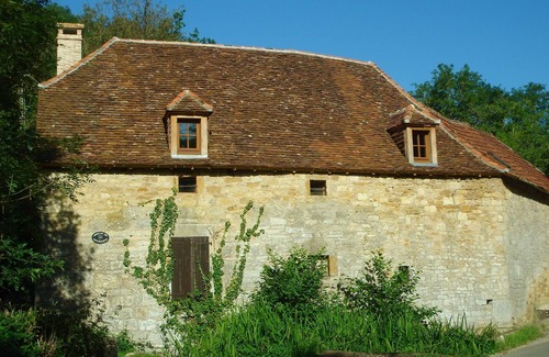 Cazillac House | Stunning Renovated 1 bedroom Barn in the grounds of an ancient Mill , 90sq.m