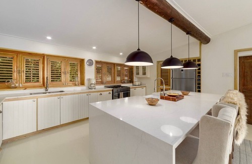 Bagatelle Terrace House | Stunning Retreat with Pool and Sunset Views - Northlight (3 bed)