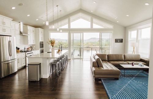 Marsing House | Stunning Riverfront home- River access with Hot Tub & Game Room!