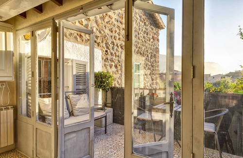 Fornalutx House | Stunning, romantic 1 Bedroom Property With Terrace