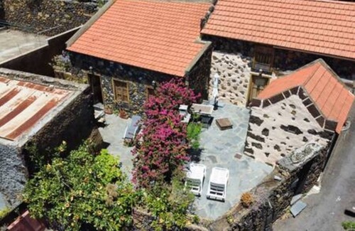 Taibique Apartment | Stunning Rustic House El Pinar & WiFi